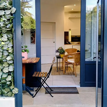 Studio saint raphael port santa lucia *