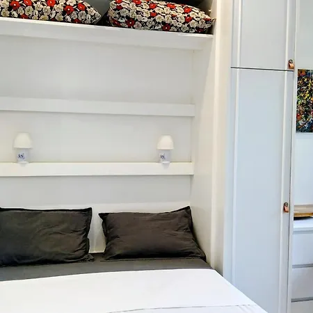 Studio saint raphael port santa lucia *