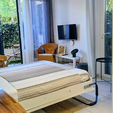 Studio saint raphael port santa lucia Appartamento
